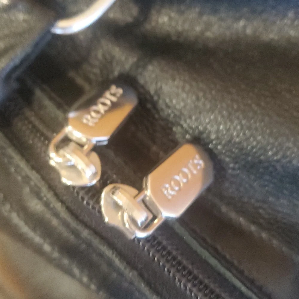 Vintage Roots Canadians Retro Duffel Pebbled Leather Travel Gym Weekender Bag - Picture 6 of 13